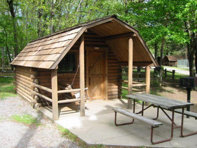 Revelstoke Campgrounds & Cabins Villa Rum bild